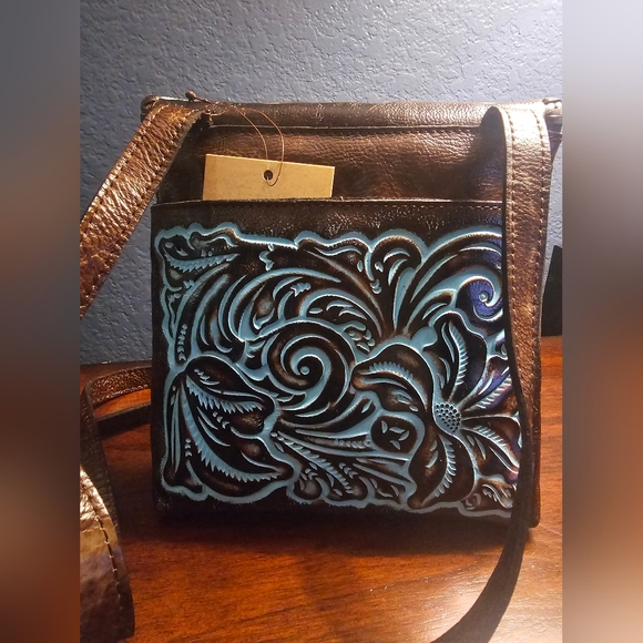 Set - Picture 3 of 11